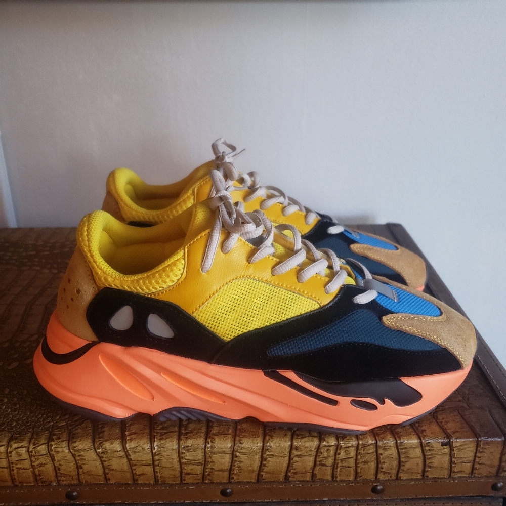 Very nice color combination yeezy 700 size 10 mens